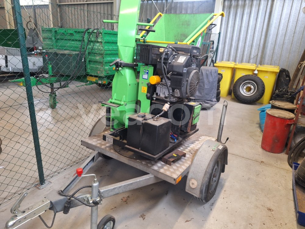 Online auction: PARAGAN  LASKI CHIPPER LS100