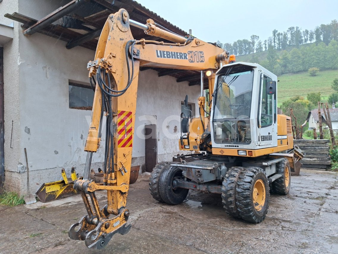 Online aukce: LIEBHERR  A 316