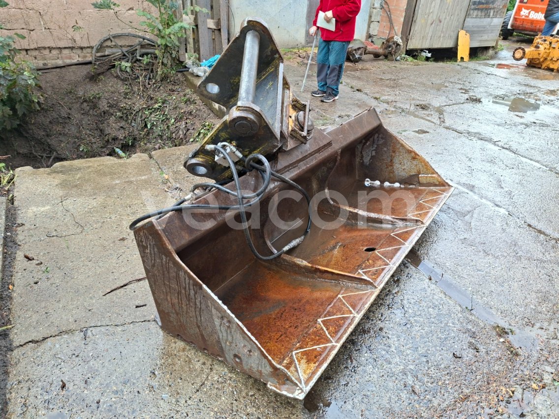 Online aukce:   HYDRAULICKÁ SVAHOVÁ LŽÍCE 200 CM