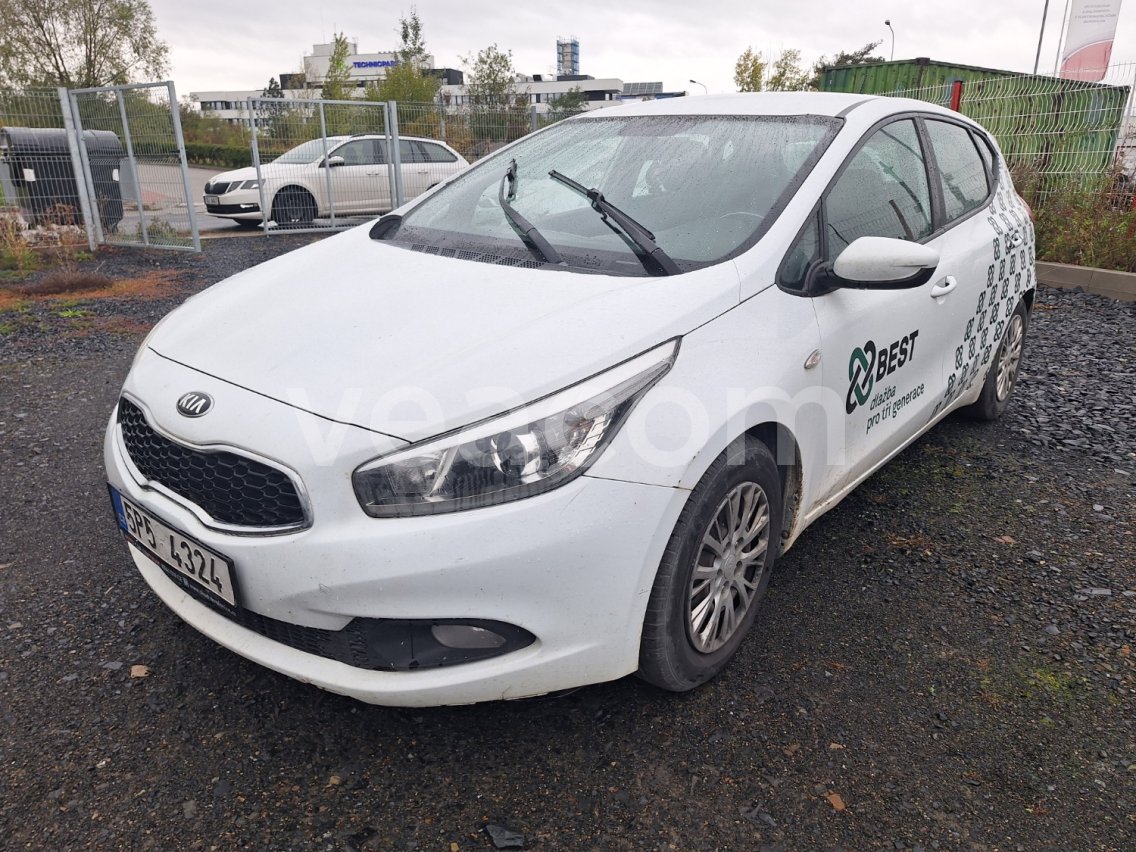 Online aukce: KIA  CEED