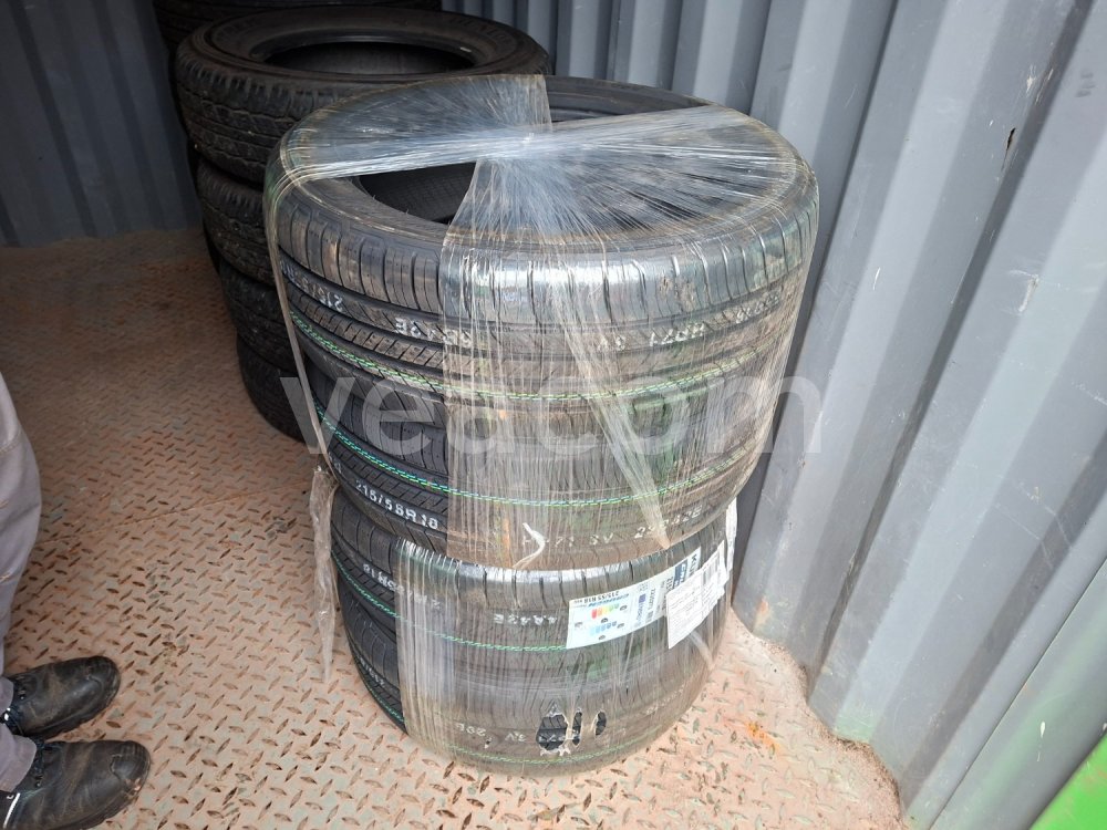 Online-Versteigerung:  4 KS PNEU KUMHO CRUGEN HP71 215/55 R18 95V