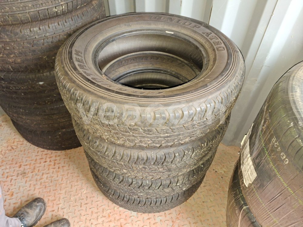 Online-Versteigerung:  4 KS PNEU DUNLOP AT20 GRANDTREK 225/70 R17C 108/106S