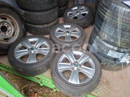 Online aukce:  4 KS PNEU NEXEN NFERA SU1 225/50 R17 98V (2,5 MM)+AL DISKY ŠKODA