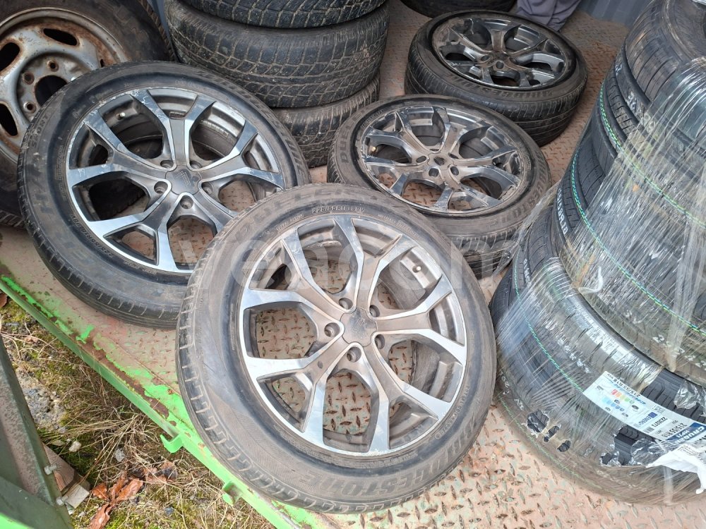 Online-Versteigerung:  4 KS PNEU BRIDGESTONE DUELER H/P SPORT 225/55 R18 98V (2,5 - 3 MM)+AL DISKY SHONAN
