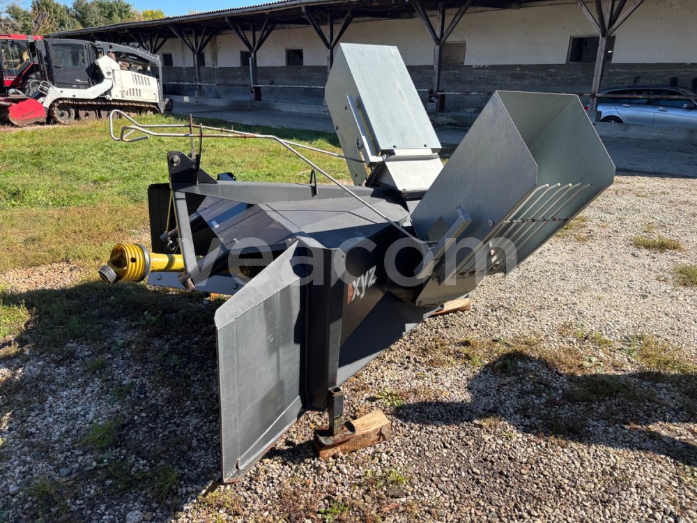 Online árverés:  XYZ 6525