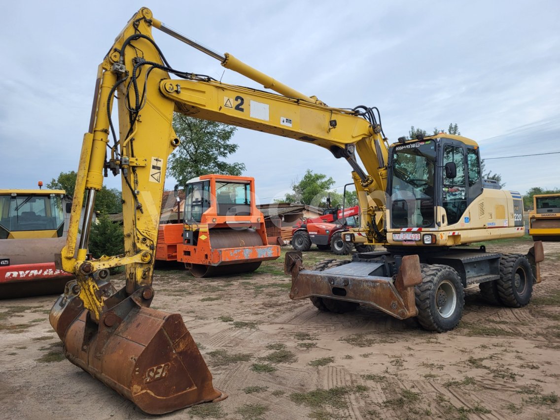 Online aukce: KOMATSU  PW 220-7 4X4