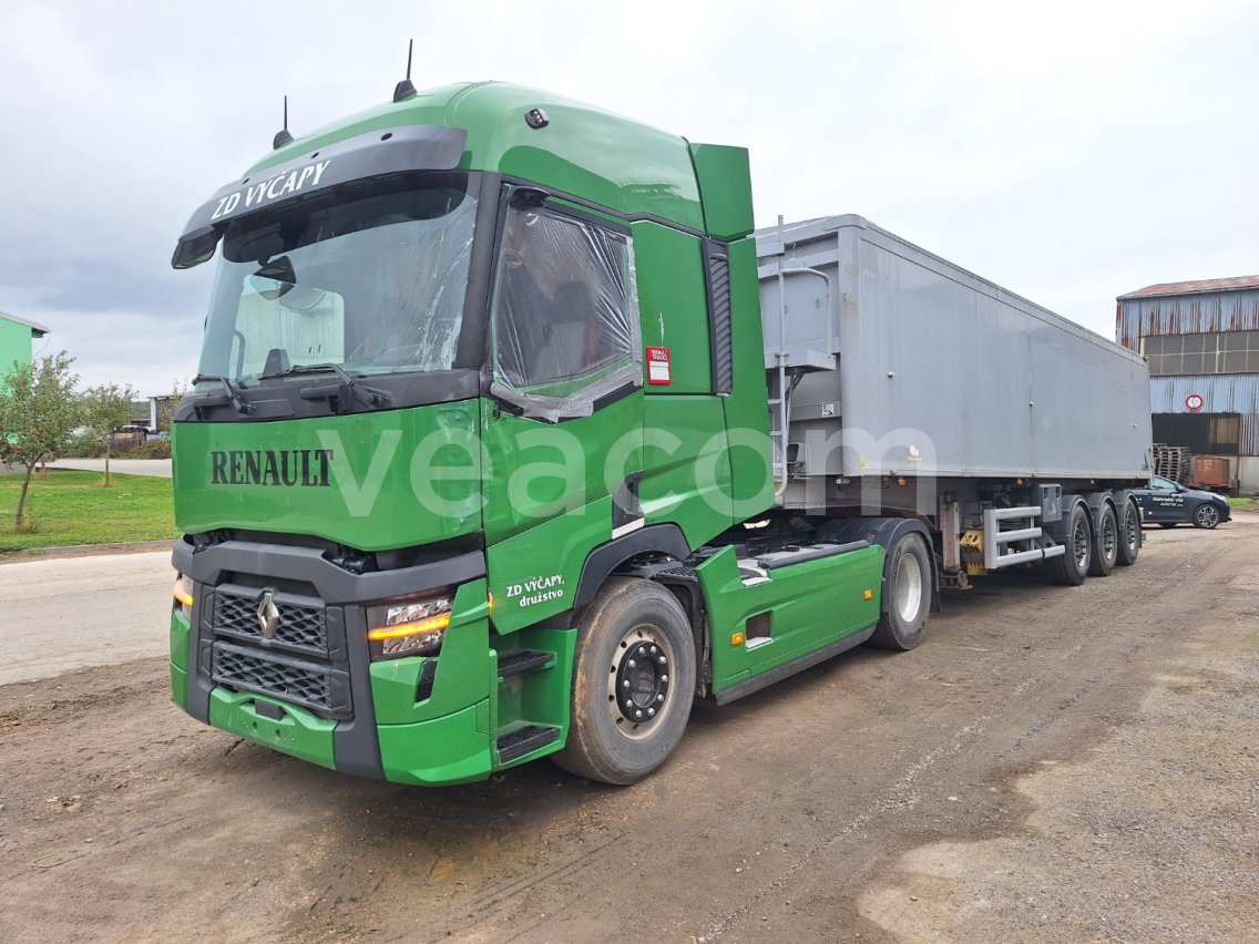 Online aukce: RENAULT  T 480