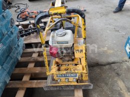 Online aukce:   VD 450/22