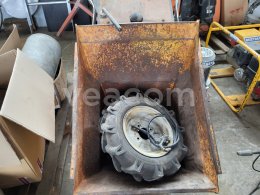 Online aukce:   THWAITES MACH 300