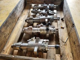 Online auction:   6 KS PUMPY NA STRIEKACIE STROJE