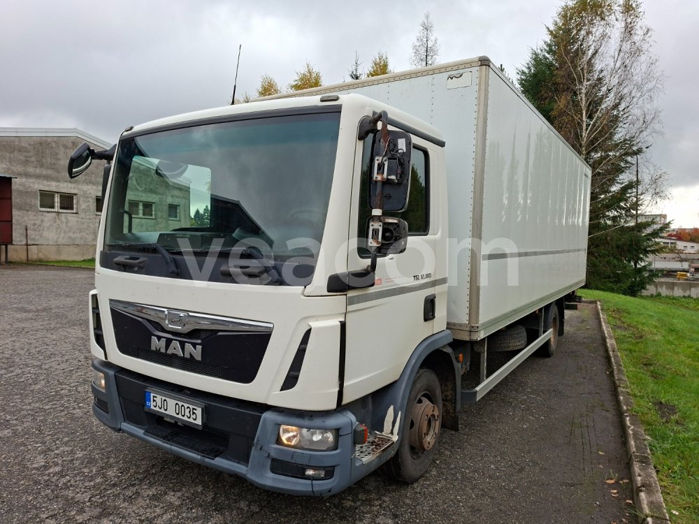 Online aukce: MAN  TGL 12.180