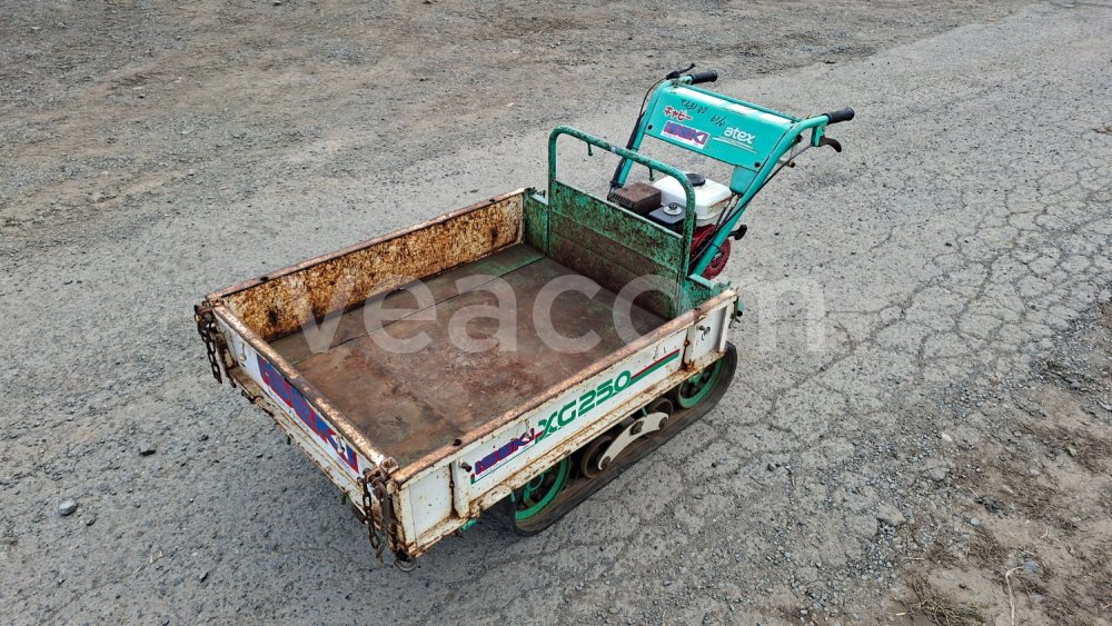 Online aukce: ISEKI  XG250