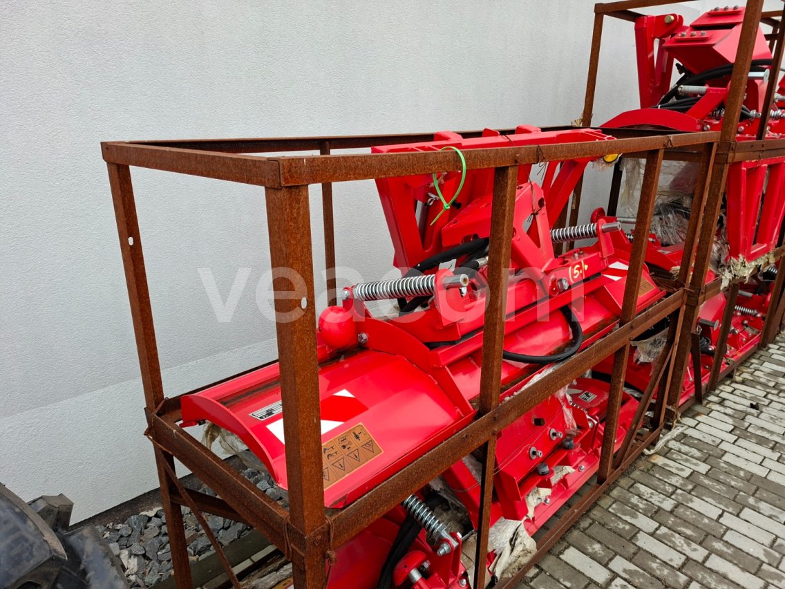 Online aukce:   YTO SP 220 T ČELNÍ SNĚHOVÁ RADLICE