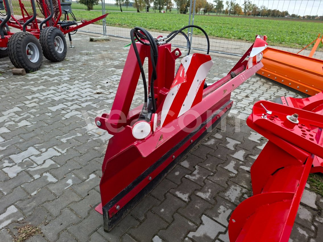 Online aukce: BYSTROŇ  RTP 1700 ČELNÍ HYDRAULICKÁ RADLICE NA TRAKTOR