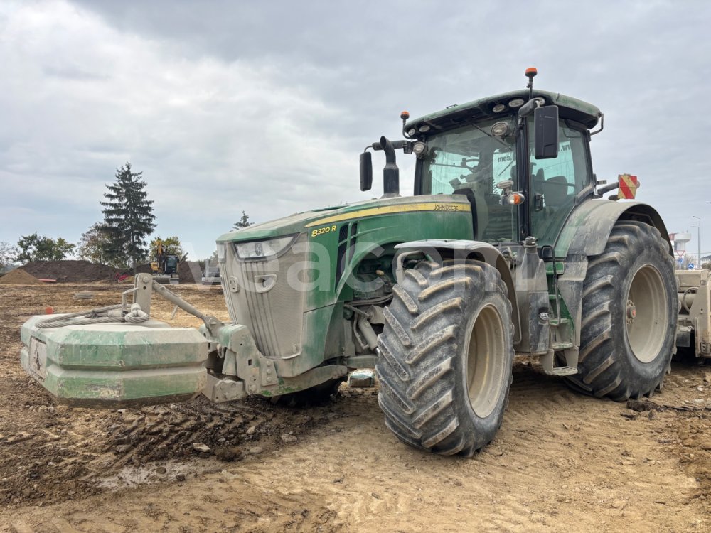 Online aukce: JOHN DEERE  8320R
