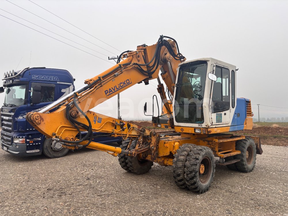 Online aukce: LIEBHERR  A 312