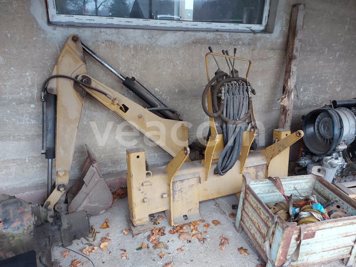 Online auction:   Caterpillar Podkop