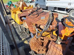 Online aukce:   DEMOLIČNÍ KLEŠTĚ NA BAGR - SPODNÍ