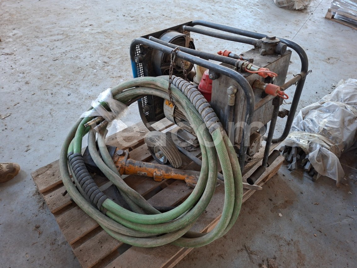 Online aukce:   LIFTON LH 21 RUČNÍ HYDRAULICKÉ KLADIVO