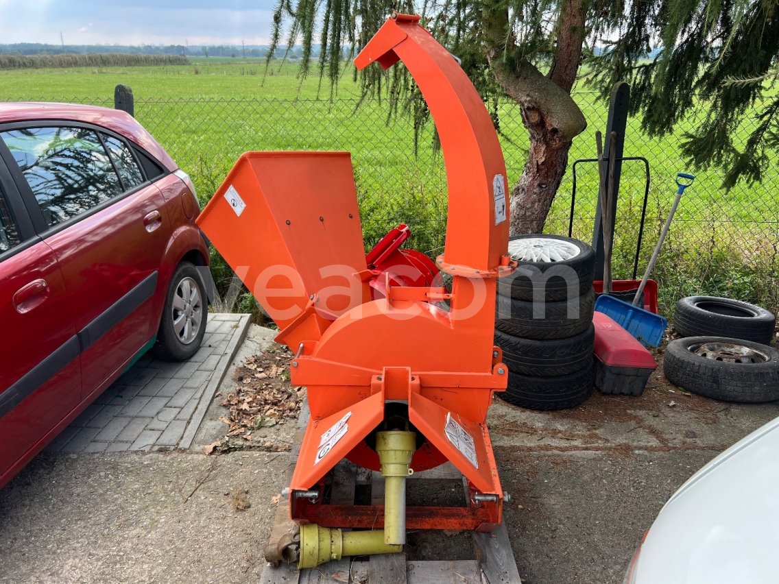 Online aukce:   ŠTĚPKOVAČ ZA MALOTRAKTOR