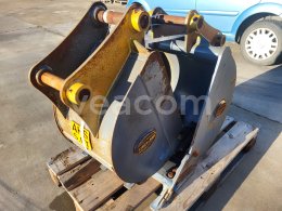 Online aukce:  2KS STRICKLAND 40 A 60 CM