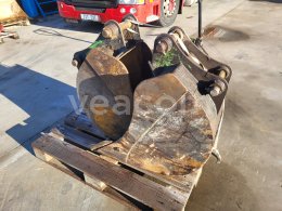 Online aukce:   2KS LYŽICE 40 A 60 CM