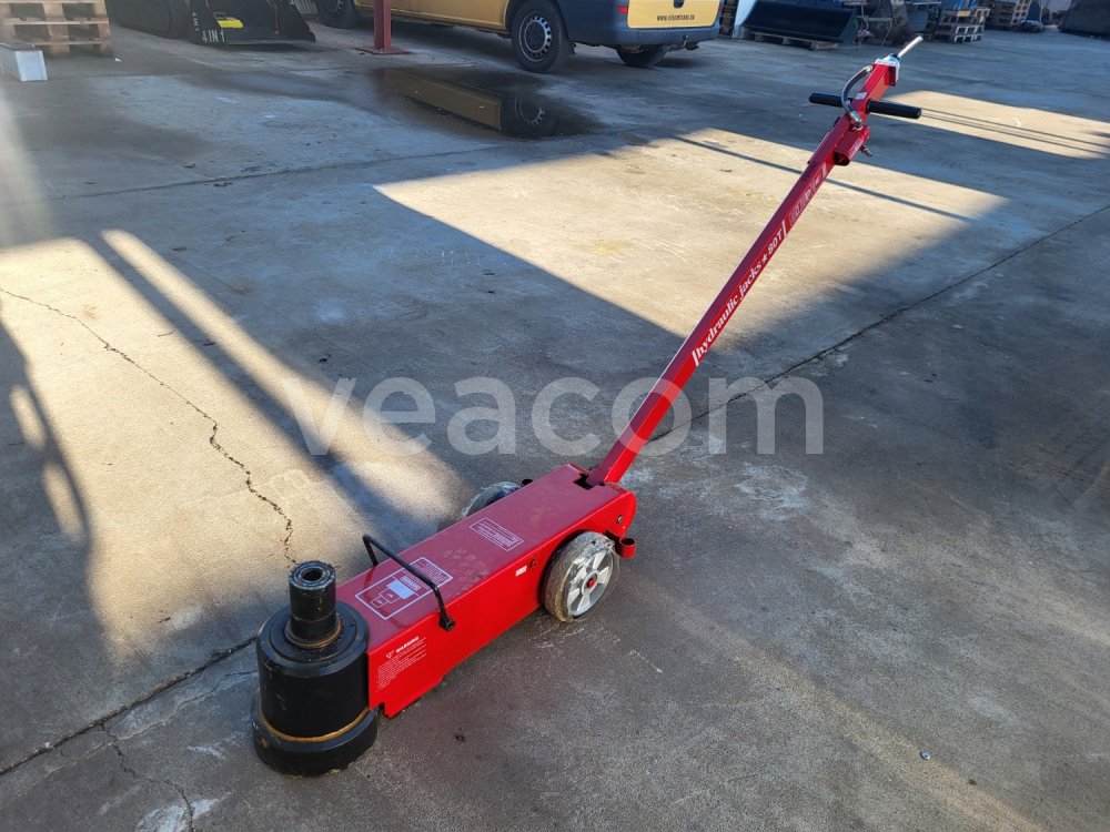 Online auction:  HEVER AY80