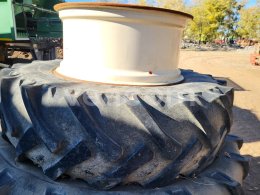 Online aukce:   NEKOMPLETNA SADA PRÍDAVNÝCH KOLIES NA CLAAS ARES697/ JOHN DEERE