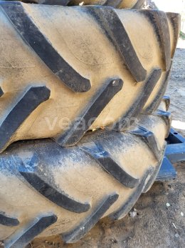 Online aukce:   NEKOMPLETNA SADA PRÍDAVNÝCH KOLIES NA CLAAS ARES697/ JOHN DEERE