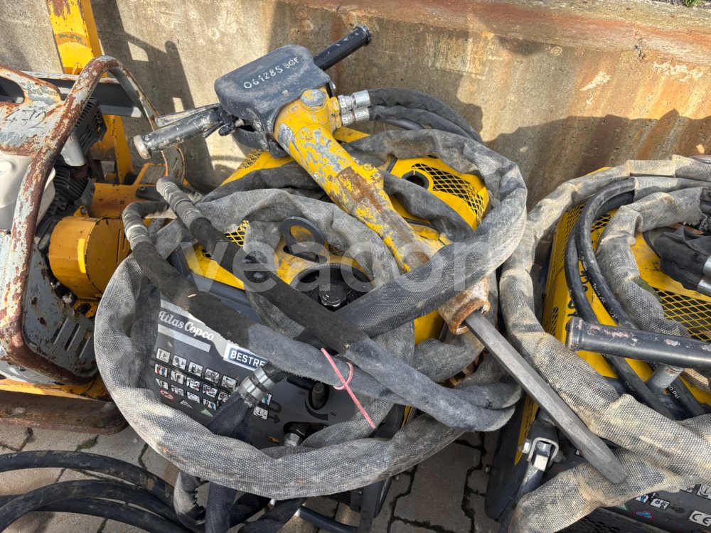 Online auction: ATLAS  COPCO LP9-20P