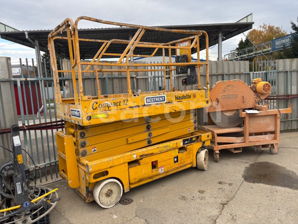 Online auction: HAULOTTE  COMPACT 12