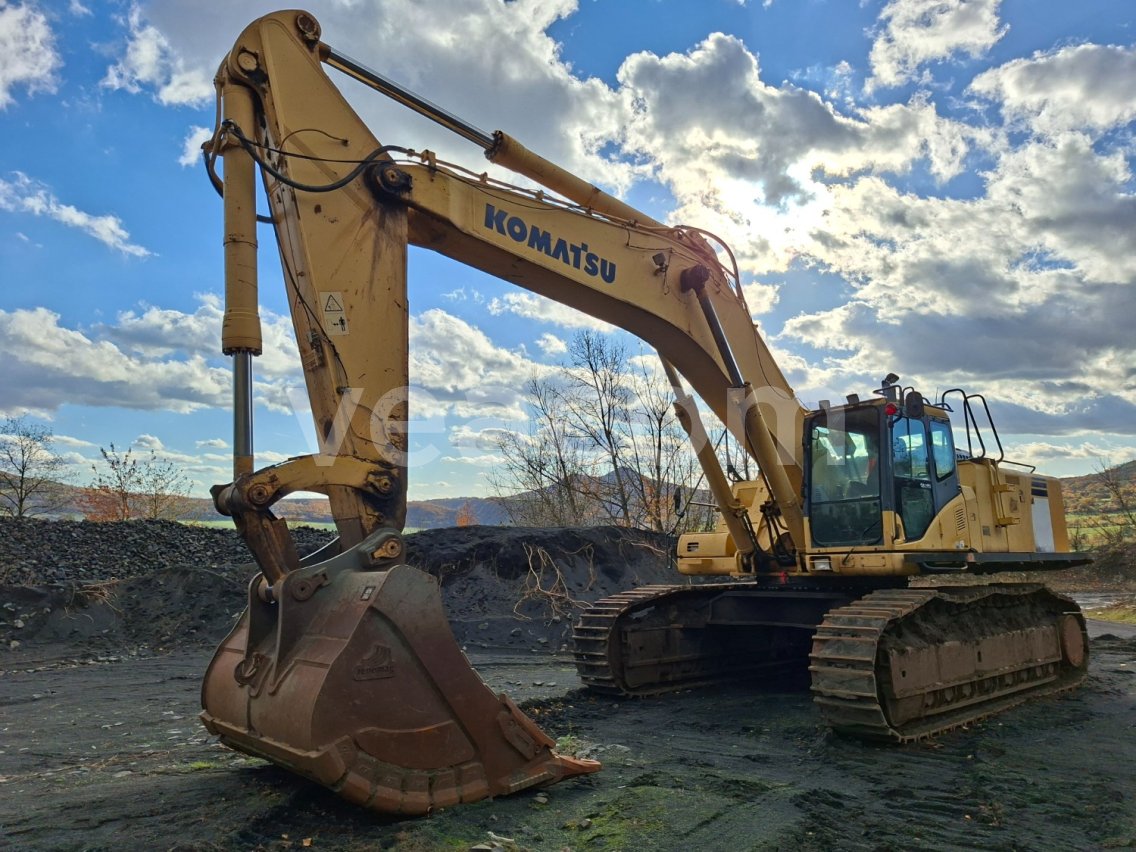 Online aukce: KOMATSU  PC600-8