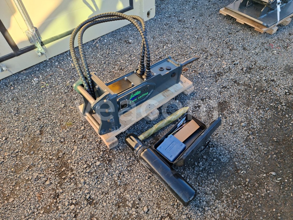 Online aukce:   SAILING 35 HYDRAULICKÉ KLADIVO NA BAGR (1,5 - 3 T)