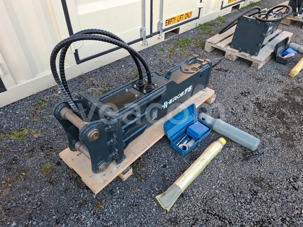 Online auction:  HEROE 75 HYDRAULICKÉ KLADIVO NA BAGR (6 - 9 T)