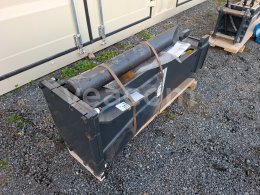 Online aukce:  MUSTANG HM 1300 HYDRAULICKÉ KLADIVO NA BAGR (13 - 20 T)