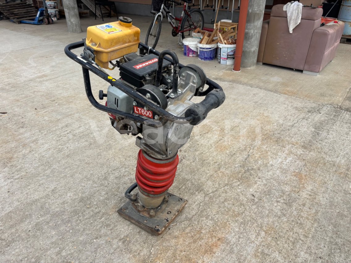Online aukce: DYNAPAC  LT 600