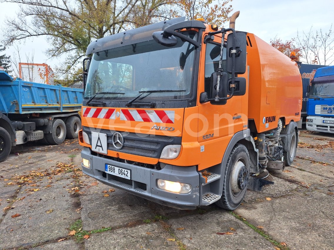 Online auction: MB  ATEGO 1324