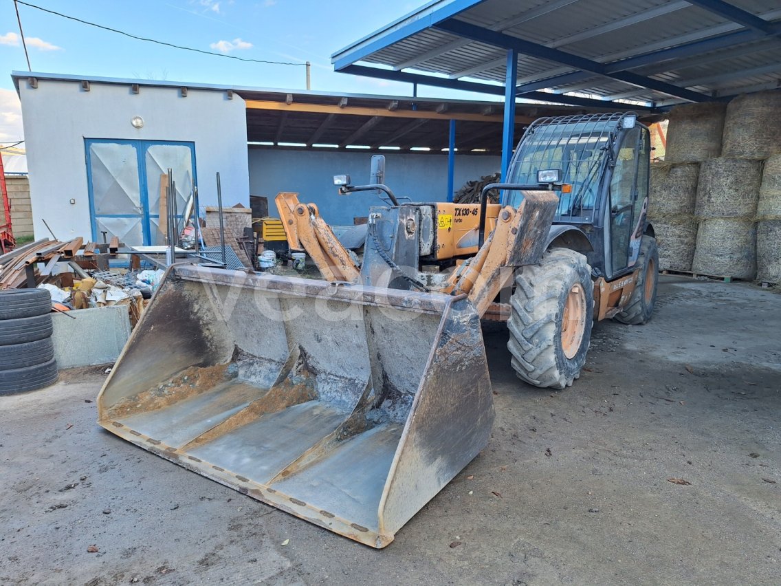 Online auction: CASE  TX 130-45 4X4
