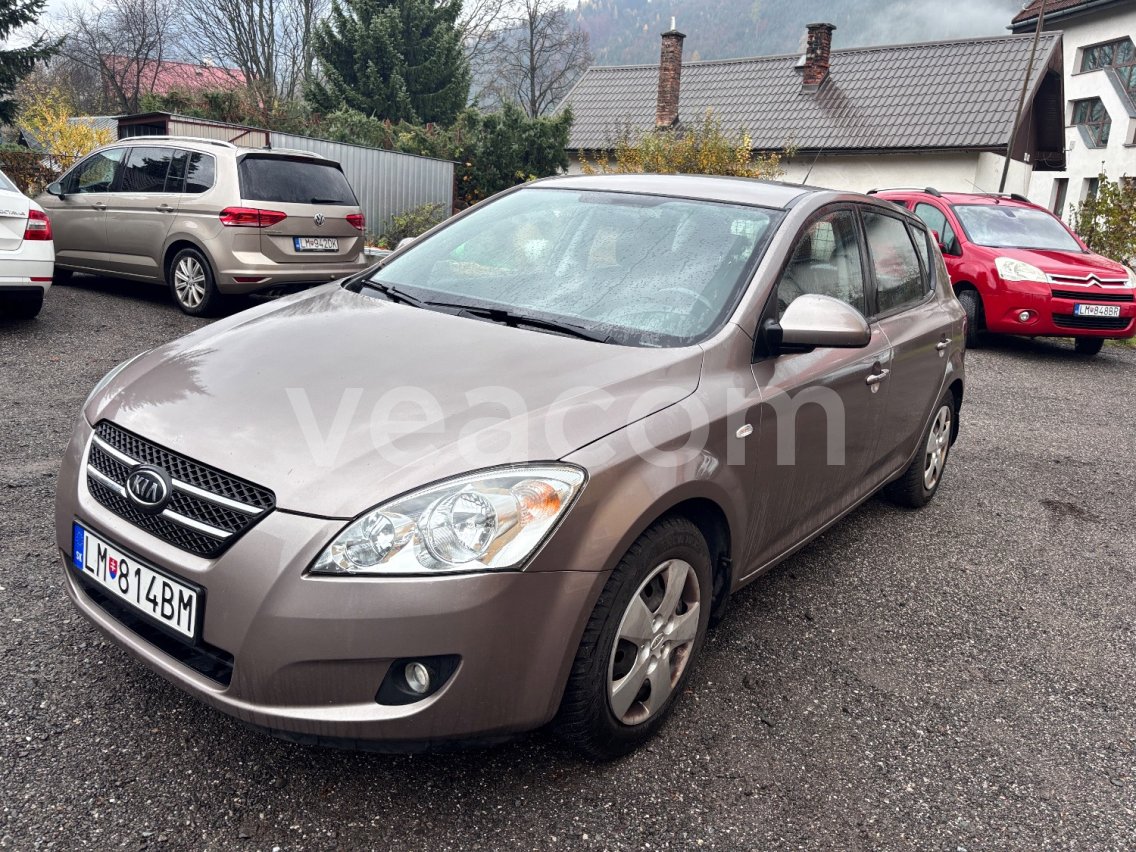 Online aukce: KIA  CEED