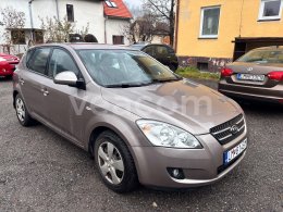 Online aukce: KIA  CEED