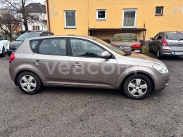 Online aukce: KIA  CEED