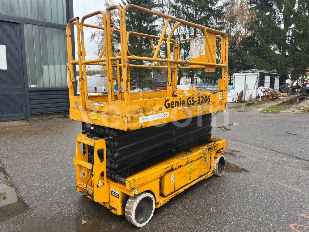 Online auction: GENIE  GS-3246