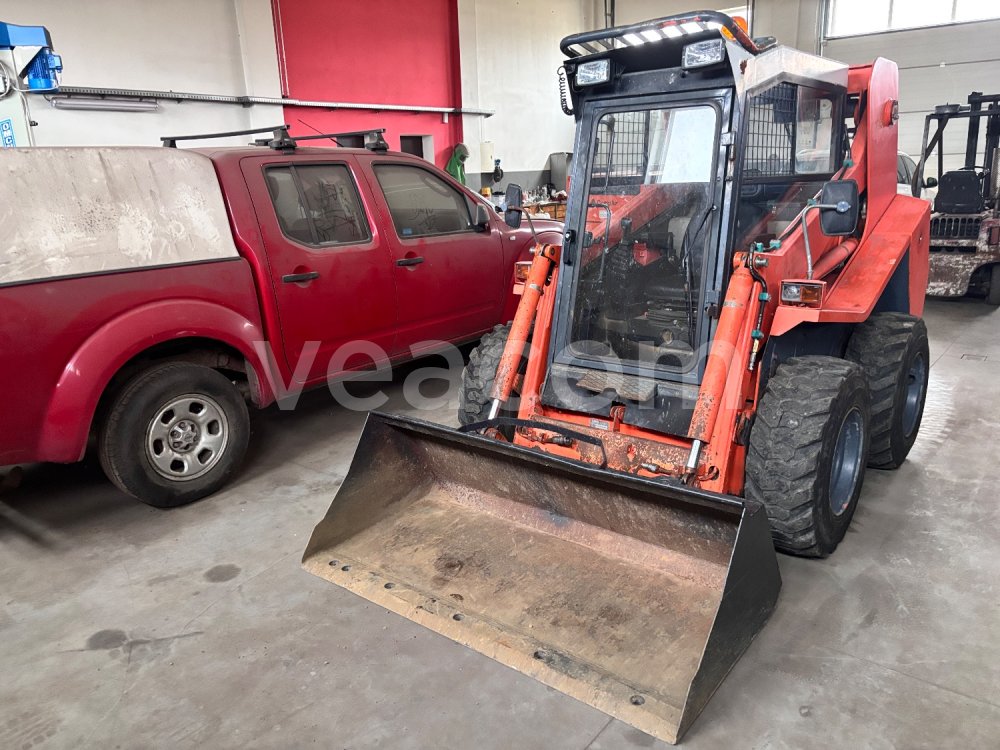 Online auction: LOCUST  L903 + LOCUST PALETOVÉ VIDLE