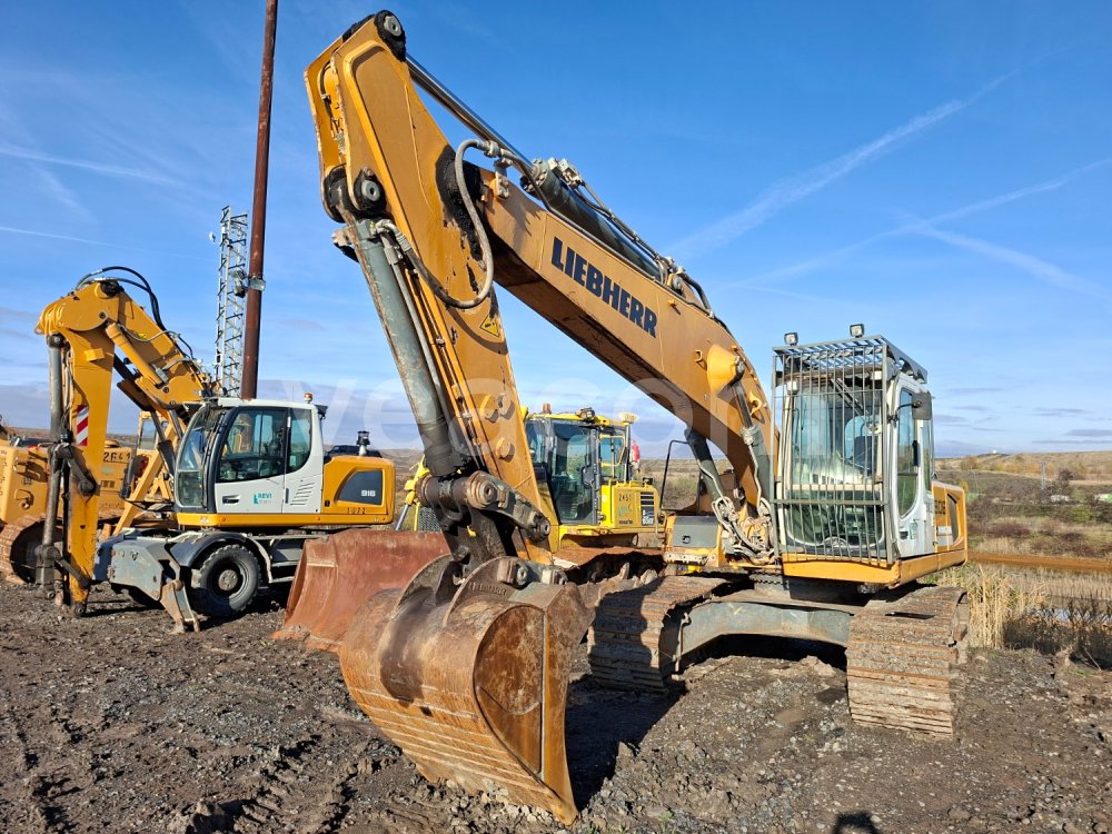 Online auction: LIEBHERR  R906C LC LITRONIC