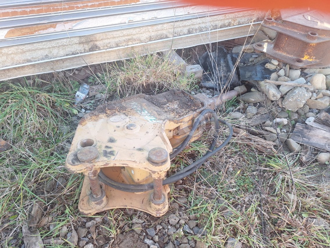 Online aukce:   HYDRAULICKÉ KLADIVO PRO BAGR DO 7 TUN