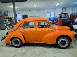 Online árverés: RENAULT  CV4