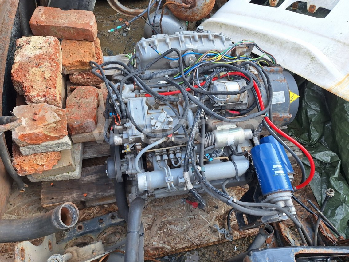 Online aukce:   VECTOR 1950 MT