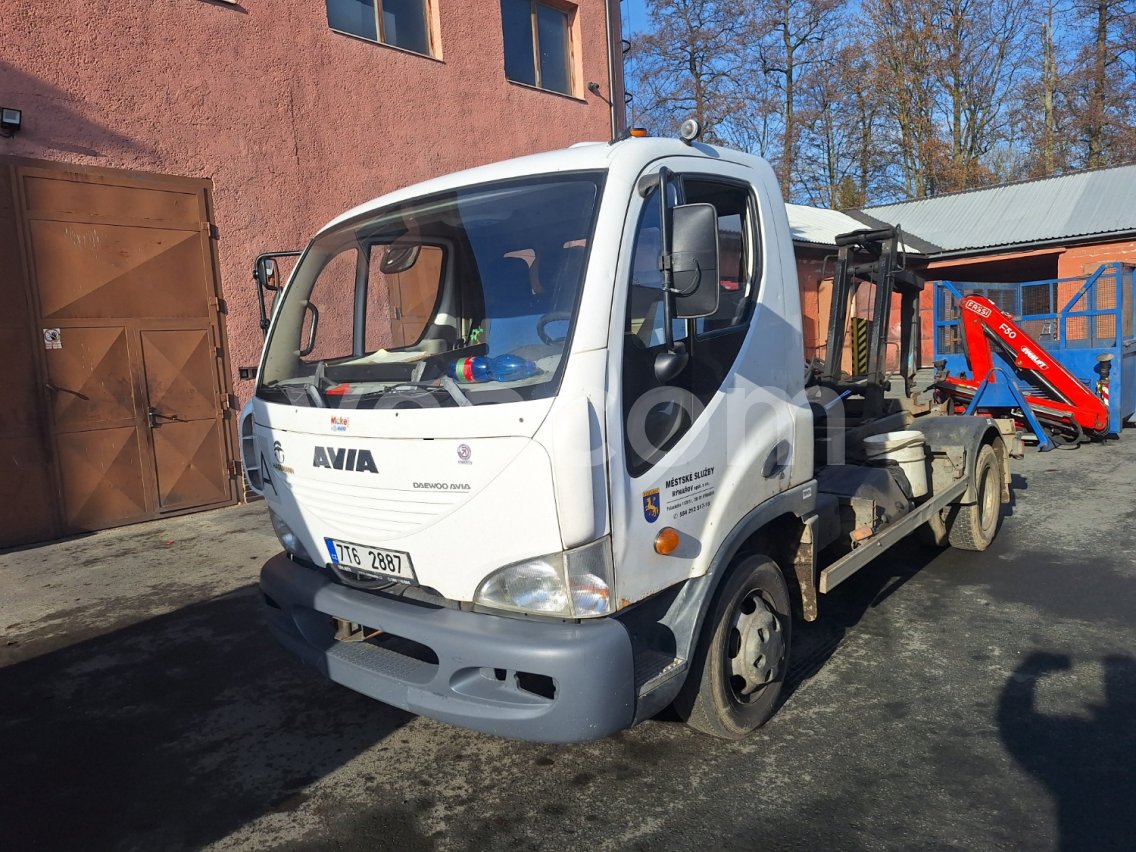 Online aukce: AVIA  D90 N