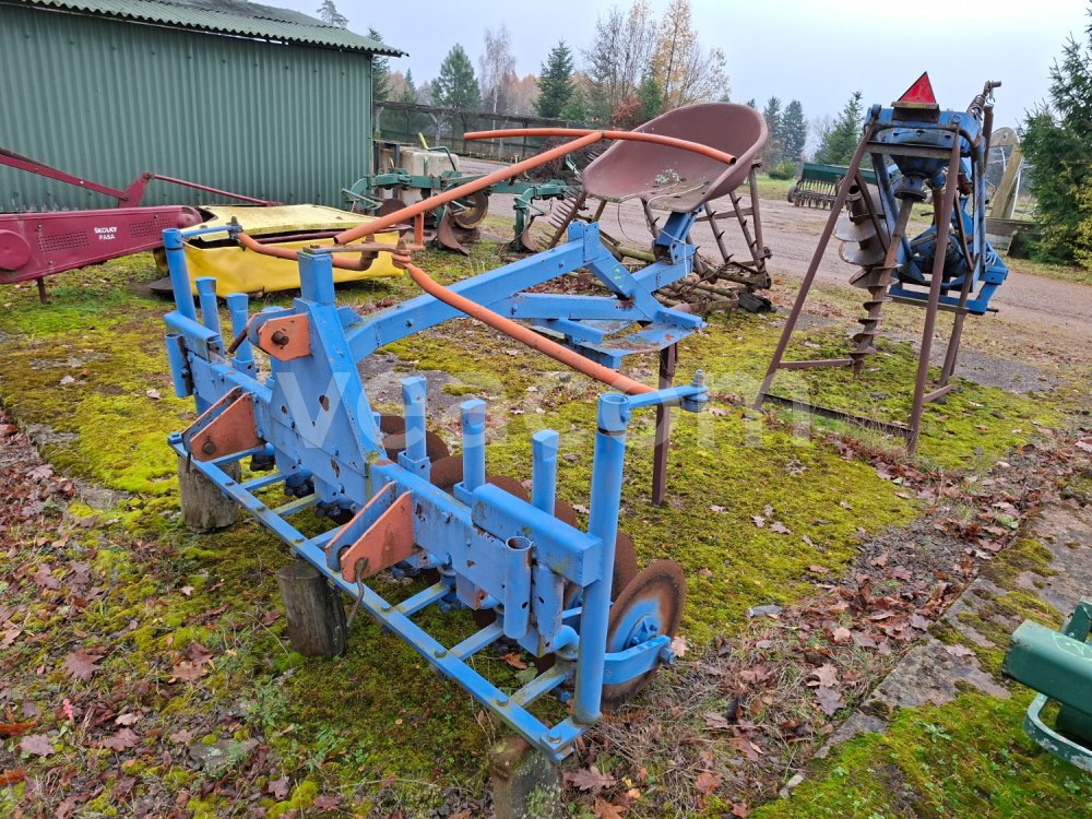 Online auction:  NESENÝ KOTOUČOVÝ PODŘEZÁVAČ KOŘENŮ