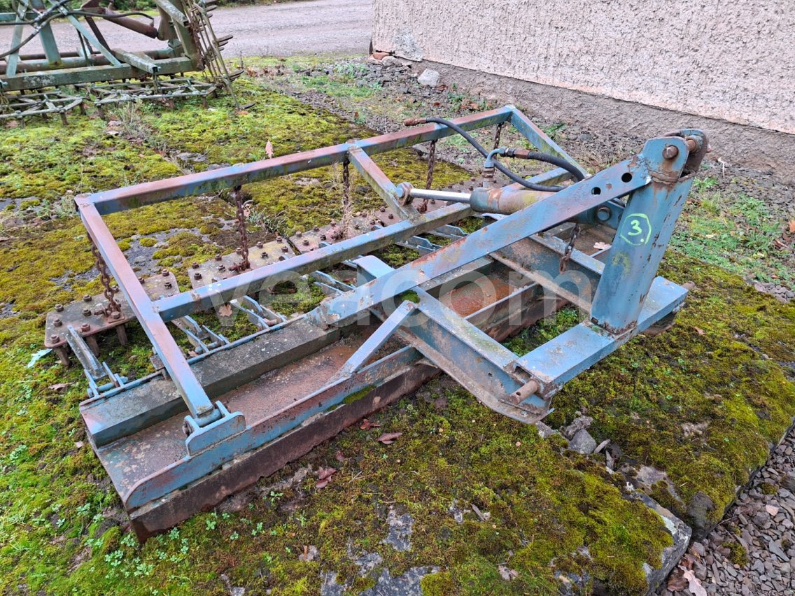 Online auction:   NESENÝ LUČNÍ SMYK 220 CM